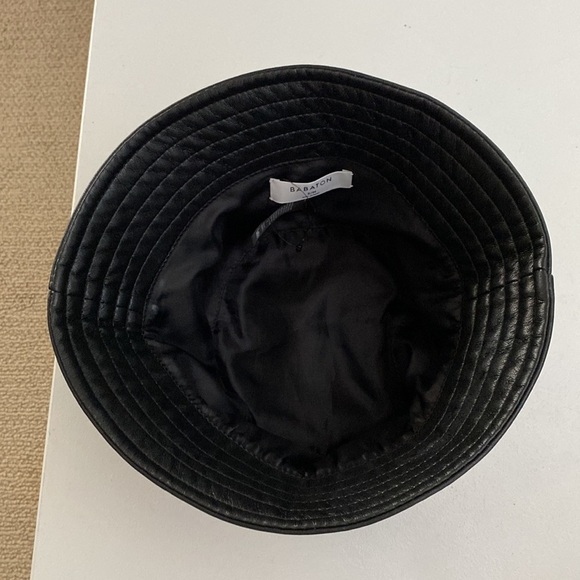 ❗️SOLD❗️ARITZIA Babaton Sandra Faux Leather Bucket Hat Size S/M - Picture 4 of 7